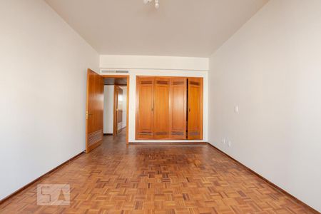 Apartamento à venda com 265m², 4 quartos e 2 vagas Apartamento à venda com 265m², 4 quartos e 2 vagasQuarto 4