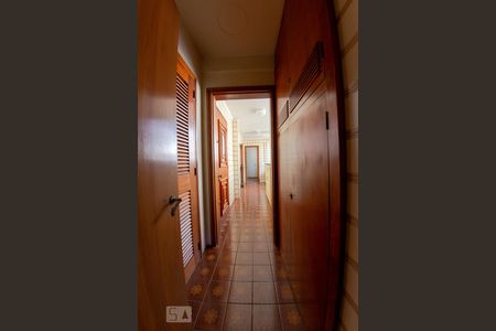 Apartamento à venda com 265m², 4 quartos e 2 vagas Apartamento à venda com 265m², 4 quartos e 2 vagasÁrea de Serviço