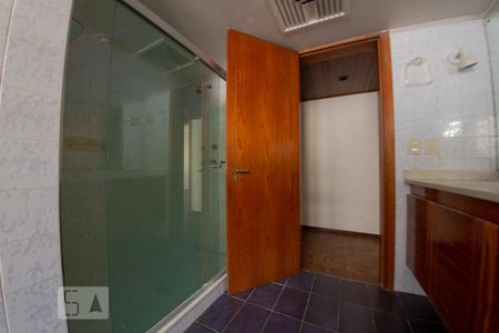 Apartamento à venda com 265m², 4 quartos e 2 vagas Apartamento à venda com 265m², 4 quartos e 2 vagasBanheiro 2