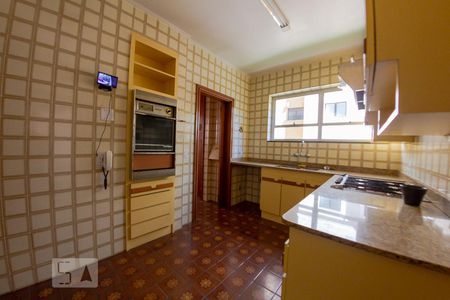 Apartamento à venda com 265m², 4 quartos e 2 vagas Apartamento à venda com 265m², 4 quartos e 2 vagasCozinha