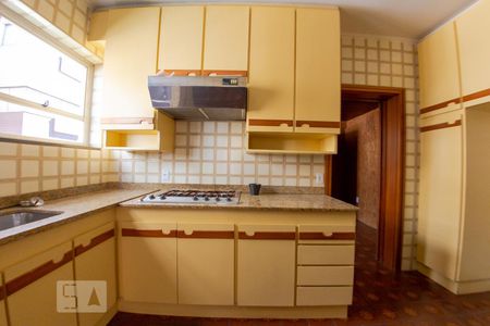 Apartamento à venda com 265m², 4 quartos e 2 vagas Apartamento à venda com 265m², 4 quartos e 2 vagasCozinha