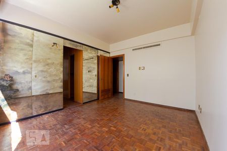 Apartamento à venda com 265m², 4 quartos e 2 vagas Apartamento à venda com 265m², 4 quartos e 2 vagasQuarto 2 - Suíte