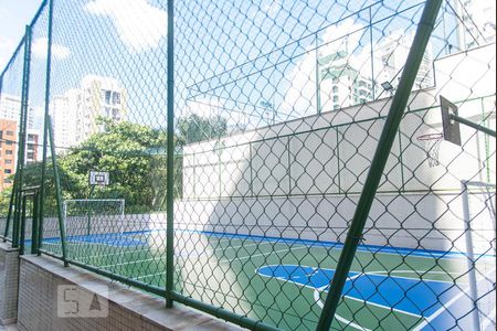 Apartamento à venda com 204m², 4 quartos e 4 vagas Apartamento à venda com 204m², 4 quartos e 4 vagasQuadra poliesportiva