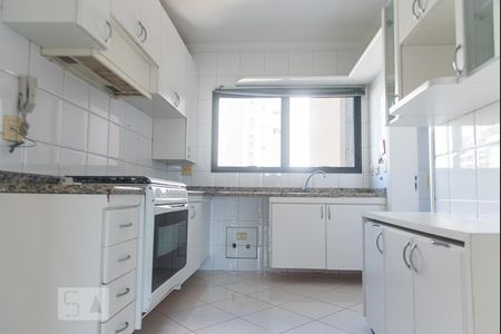 Apartamento à venda com 204m², 4 quartos e 4 vagas Apartamento à venda com 204m², 4 quartos e 4 vagasCozinha