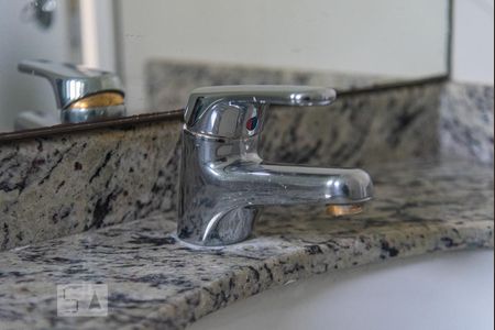 Apartamento à venda com 204m², 4 quartos e 4 vagas Apartamento à venda com 204m², 4 quartos e 4 vagasTorneira