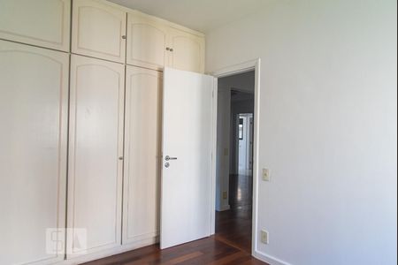 Apartamento à venda com 204m², 4 quartos e 4 vagas Apartamento à venda com 204m², 4 quartos e 4 vagasQuarto