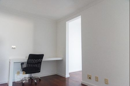 Apartamento à venda com 204m², 4 quartos e 4 vagas Apartamento à venda com 204m², 4 quartos e 4 vagasEscritório