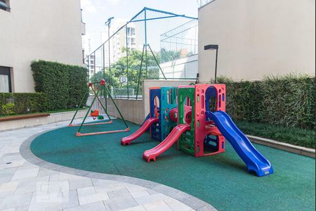 Apartamento à venda com 204m², 4 quartos e 4 vagas Apartamento à venda com 204m², 4 quartos e 4 vagasPlayground