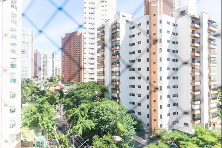 Apartamento à venda com 204m², 4 quartos e 4 vagas Apartamento à venda com 204m², 4 quartos e 4 vagasVista da suíte 2