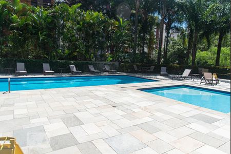 Apartamento à venda com 204m², 4 quartos e 4 vagas Apartamento à venda com 204m², 4 quartos e 4 vagasPiscina