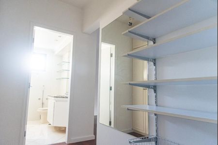 Apartamento à venda com 204m², 4 quartos e 4 vagas Apartamento à venda com 204m², 4 quartos e 4 vagasCloset da suíte 1
