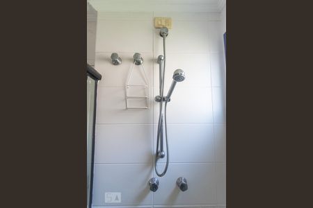 Apartamento à venda com 204m², 4 quartos e 4 vagas Apartamento à venda com 204m², 4 quartos e 4 vagasChuveiro