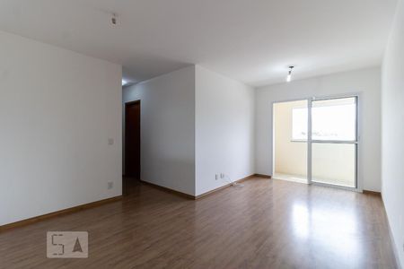 Sala de apartamento para alugar com 3 quartos, 80m² em Vila Firmiano Pinto, São Paulo