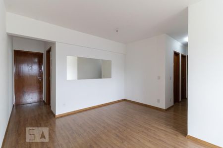 Sala de apartamento para alugar com 3 quartos, 80m² em Vila Firmiano Pinto, São Paulo