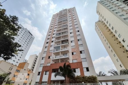 Apartamento para alugar com 80m², 3 quartos e 2 vagas Apartamento para alugar com 80m², 3 quartos e 2 vagasFachada
