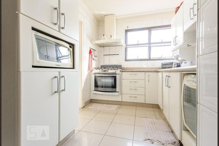 Apartamento à venda com 223m², 4 quartos e 3 vagas Apartamento à venda com 223m², 4 quartos e 3 vagasCozinha