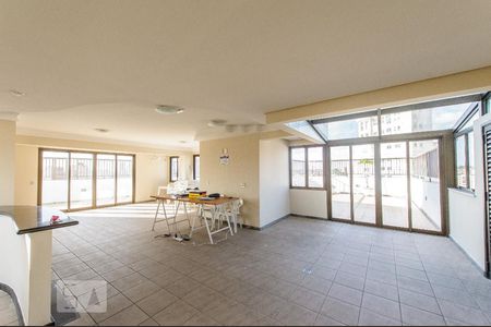 Apartamento à venda com 223m², 4 quartos e 3 vagas Apartamento à venda com 223m², 4 quartos e 3 vagasÁrea Comum - Salão de Festas na Cobertura
