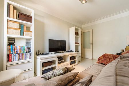 Apartamento à venda com 223m², 4 quartos e 3 vagas Apartamento à venda com 223m², 4 quartos e 3 vagasSala de TV