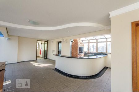 Apartamento à venda com 223m², 4 quartos e 3 vagas Apartamento à venda com 223m², 4 quartos e 3 vagasÁrea Comum - Salão de Festas na Cobertura