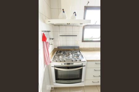 Apartamento à venda com 223m², 4 quartos e 3 vagas Apartamento à venda com 223m², 4 quartos e 3 vagasDetalhe - Cozinha