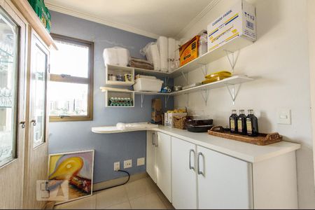 Apartamento à venda com 223m², 4 quartos e 3 vagas Apartamento à venda com 223m², 4 quartos e 3 vagasQuarto de Serviço