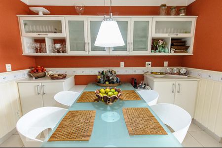 Apartamento à venda com 223m², 4 quartos e 3 vagas Apartamento à venda com 223m², 4 quartos e 3 vagasCozinha