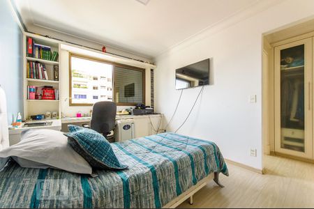 Apartamento à venda com 223m², 4 quartos e 3 vagas Apartamento à venda com 223m², 4 quartos e 3 vagasSuite 2 - Quarto