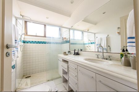 Apartamento à venda com 223m², 4 quartos e 3 vagas Apartamento à venda com 223m², 4 quartos e 3 vagasBanheiro - Suite 1