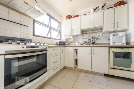 Apartamento à venda com 223m², 4 quartos e 3 vagas Apartamento à venda com 223m², 4 quartos e 3 vagasCozinha