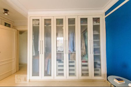 Apartamento à venda com 223m², 4 quartos e 3 vagas Apartamento à venda com 223m², 4 quartos e 3 vagasDetalhe - Suite 1