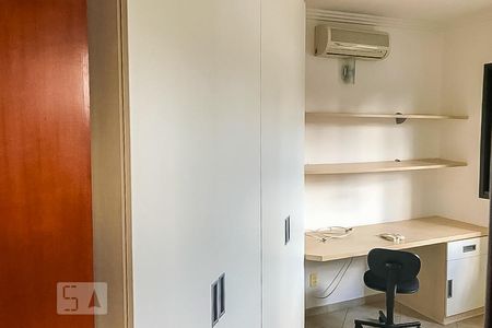 Quarto da suíte de apartamento à venda com 1 quarto, 54m² em Cambuí, Campinas