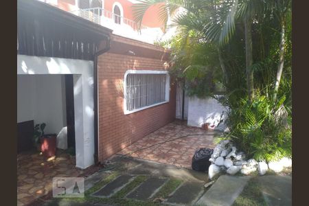 Casa à venda com 300m², 3 quartos e 8 vagas Casa à venda com 300m², 3 quartos e 8 vagasQuintal