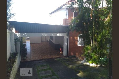 Casa à venda com 300m², 3 quartos e 8 vagas Casa à venda com 300m², 3 quartos e 8 vagasQuintal