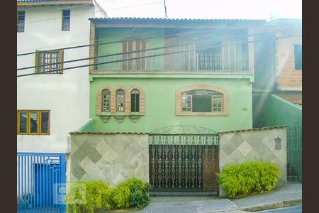 Casa à venda com 220m², 3 quartos e 4 vagasFachada 