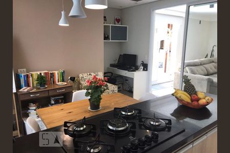 Apartamento à venda com 84m², 2 quartos e 1 vaga Apartamento à venda com 84m², 2 quartos e 1 vagaCozinha