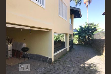 Casa à venda com 400m², 4 quartos e 6 vagas Casa à venda com 400m², 4 quartos e 6 vagasGaragem