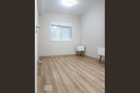 Suíte de apartamento para alugar com 1 quarto, 51m² em Empresarial 18 do Forte, Barueri