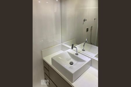 Apartamento à venda com 75m², 2 quartos e 2 vagasBanheiro