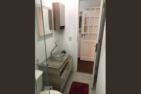 Banheiro de apartamento para alugar com 3 quartos, 95m² em Botafogo, Rio de Janeiro