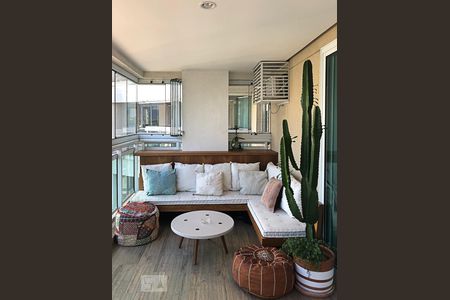 Varanda de apartamento para alugar com 2 quartos, 70m² em Barra da Tijuca, Rio de Janeiro