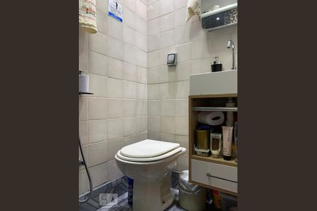 Apartamento à venda com 70m², 2 quartos e 1 vaga Apartamento à venda com 70m², 2 quartos e 1 vagaBanheiro