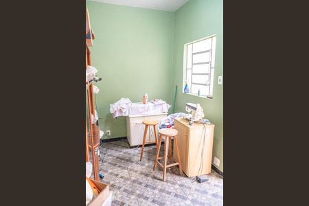 Casa à venda com 370m², 4 quartos e 4 vagas Casa à venda com 370m², 4 quartos e 4 vagasQuarto externo