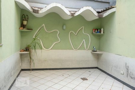 Casa à venda com 370m², 4 quartos e 4 vagas Casa à venda com 370m², 4 quartos e 4 vagasvaranda