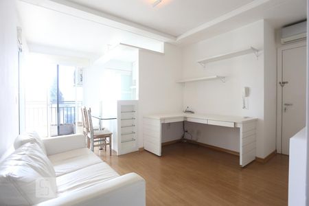 Sala de kitnet/studio para alugar com 1 quarto, 50m² em Consolação, São Paulo