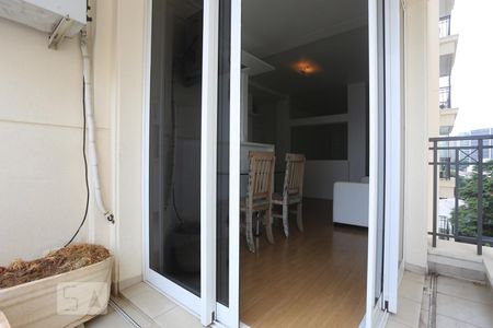 Varanda de kitnet/studio para alugar com 1 quarto, 50m² em Consolação, São Paulo