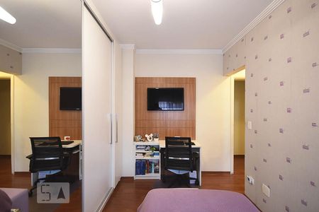 Apartamento à venda com 213m², 4 quartos e 4 vagas Apartamento à venda com 213m², 4 quartos e 4 vagasSuíte 1