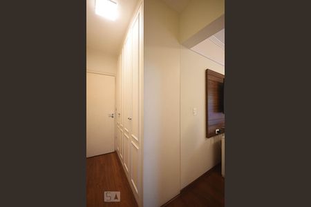Apartamento à venda com 213m², 4 quartos e 4 vagas Apartamento à venda com 213m², 4 quartos e 4 vagasArmário da Suíte 2