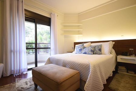 Apartamento à venda com 213m², 4 quartos e 4 vagas Apartamento à venda com 213m², 4 quartos e 4 vagasSuíte 2
