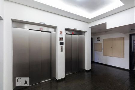 Apartamento à venda com 55m², 2 quartos e 1 vaga Apartamento à venda com 55m², 2 quartos e 1 vagaElevadores