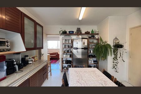 Apartamento à venda com 126m², 3 quartos e 2 vagas Apartamento à venda com 126m², 3 quartos e 2 vagasCozinha